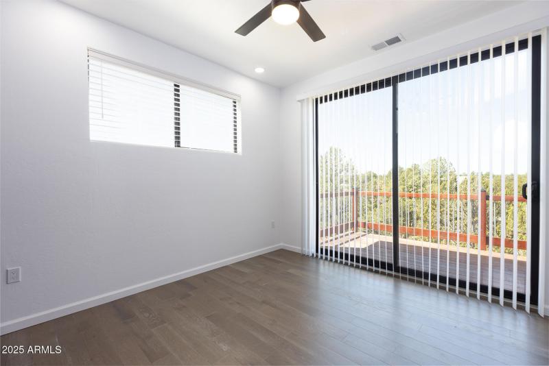 2943 E Lookout Ln (26)