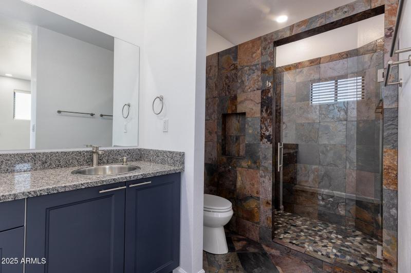 2943 E Lookout Ln (28)