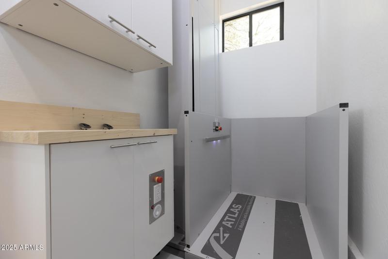 2943 E Lookout Ln (36)