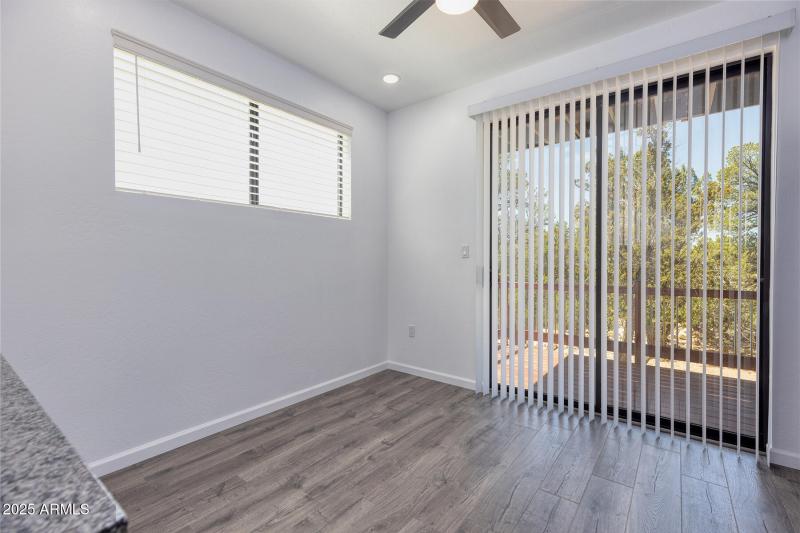 2943 E Lookout Ln (39)