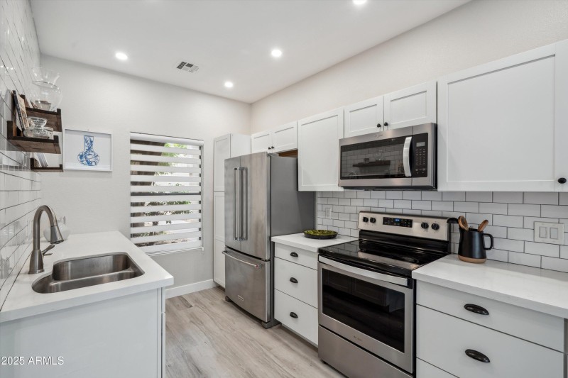 09-Kitchen