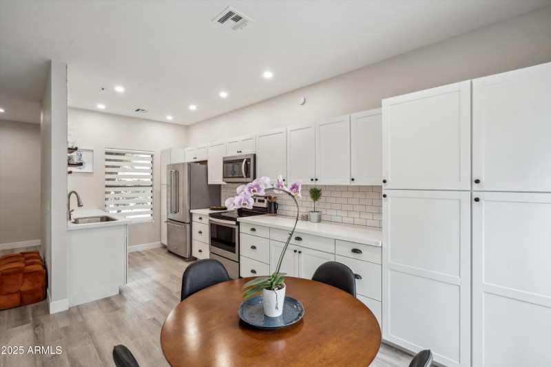 11-Kitchen Dining