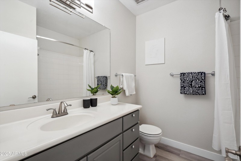 17-Master Bathroom