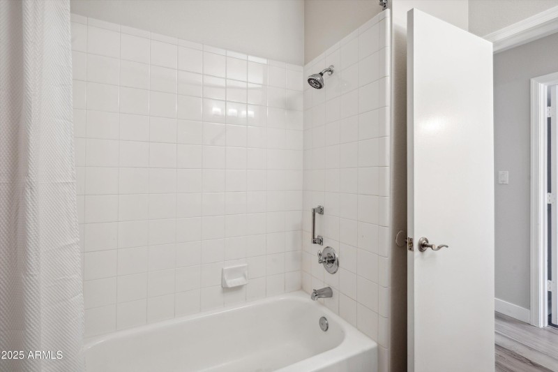 19-Master Shower