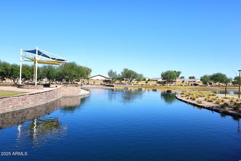 Sorrento Community Park-Lake