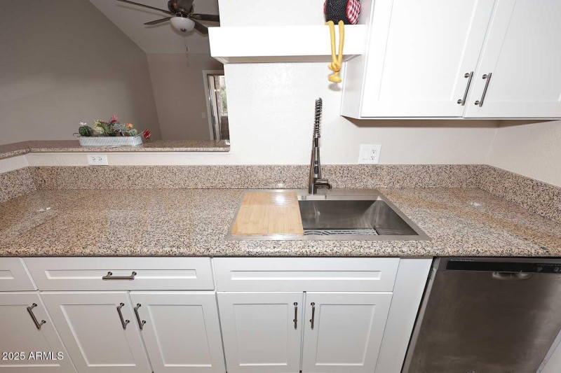 Kitchen-Farmer Sink