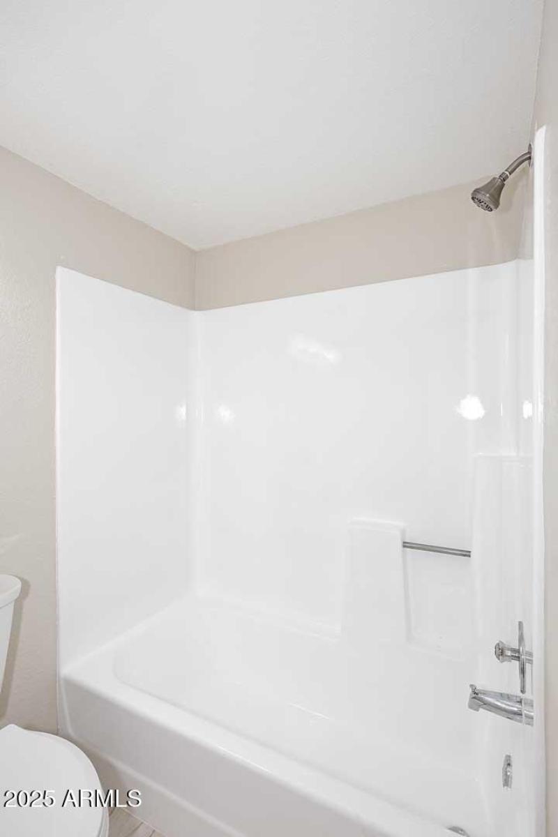 Guest Bath-Tub