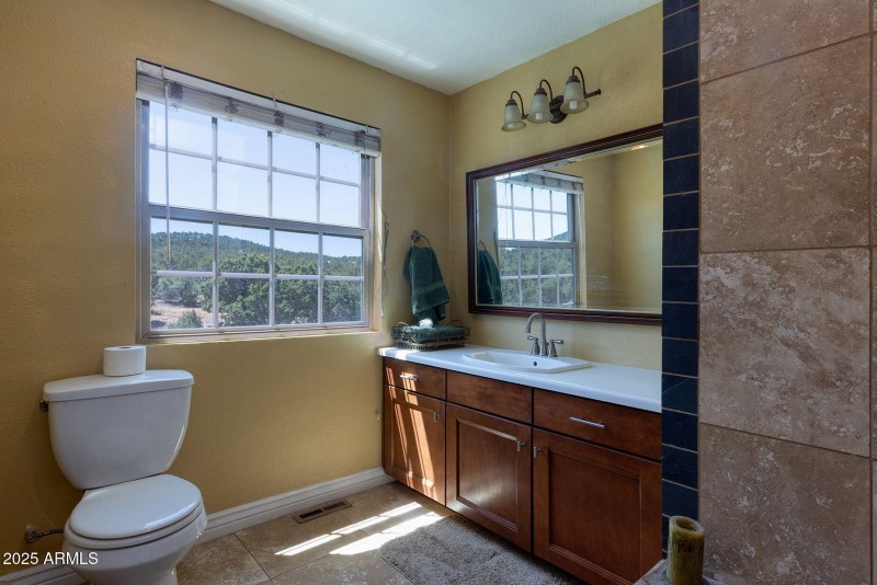 30-web-or-mls-photo (30) 26 CR3039 Conch