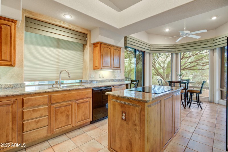 009_Kitchen