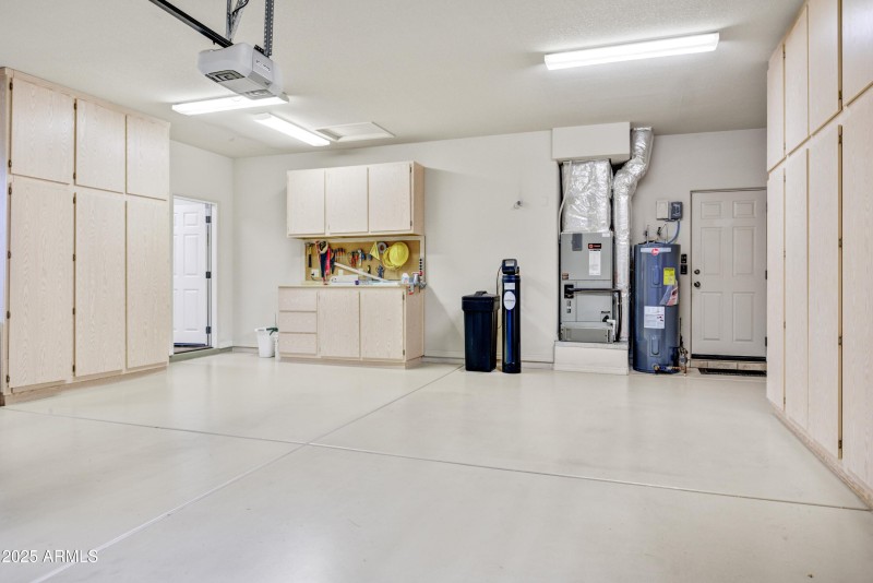 017_Garage Interior