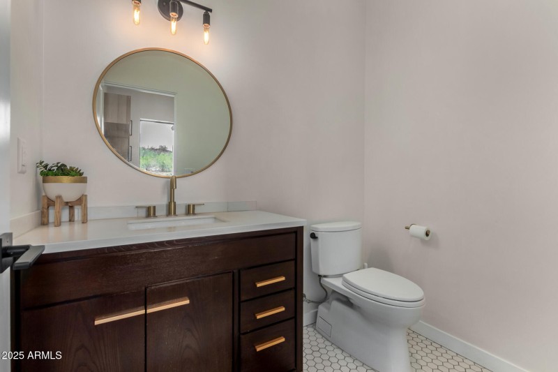 1/2 Bath Front