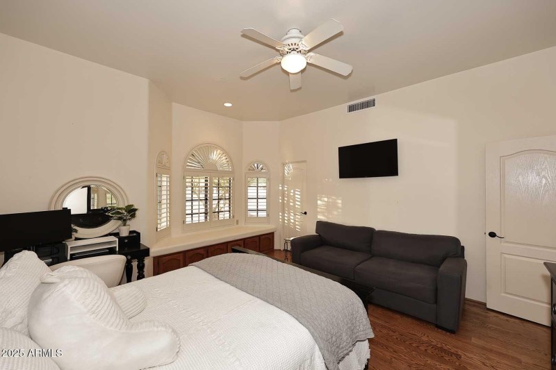 4th Bedroom2