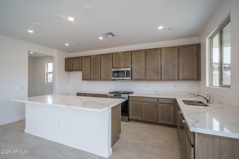 7) KITCHEN