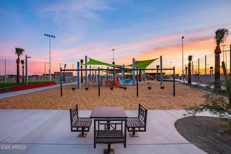 49-web-or-mls-5) Eastmark Community
