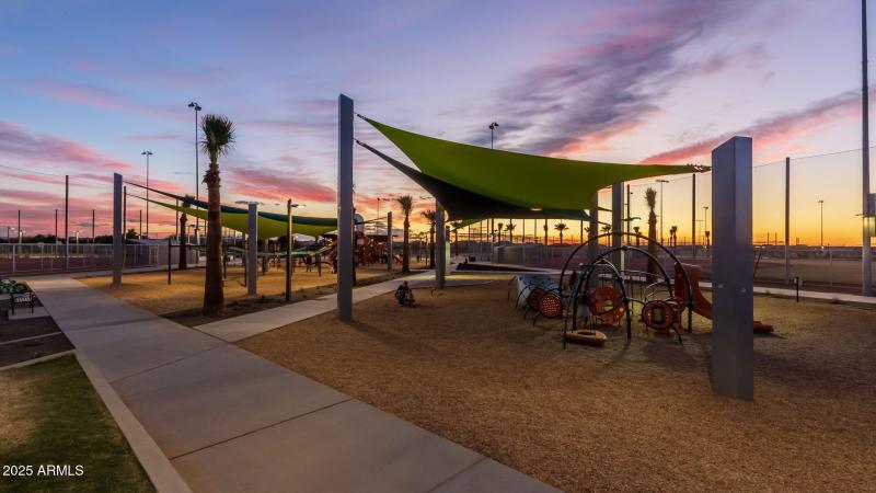 61-web-or-mls-8) Eastmark Community