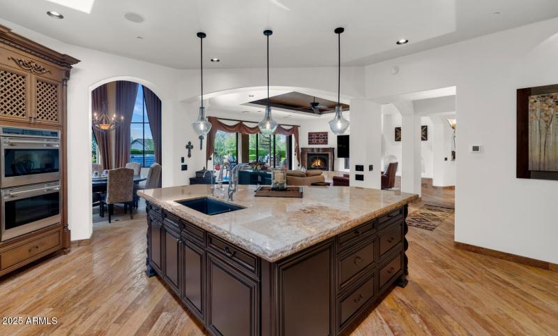 27601 N 110th Pl-large-021-038-27601 N 1