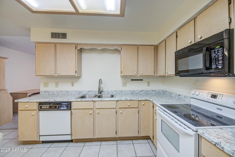 Kitchen 4