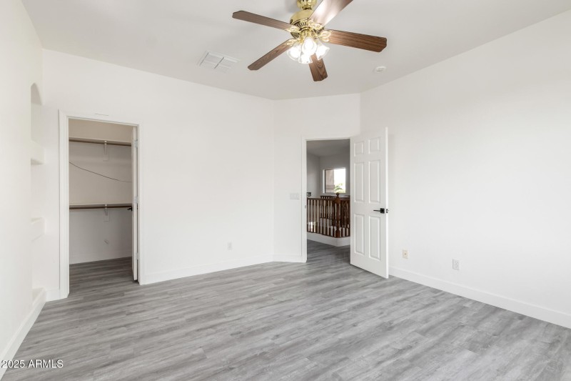 33 Canfield