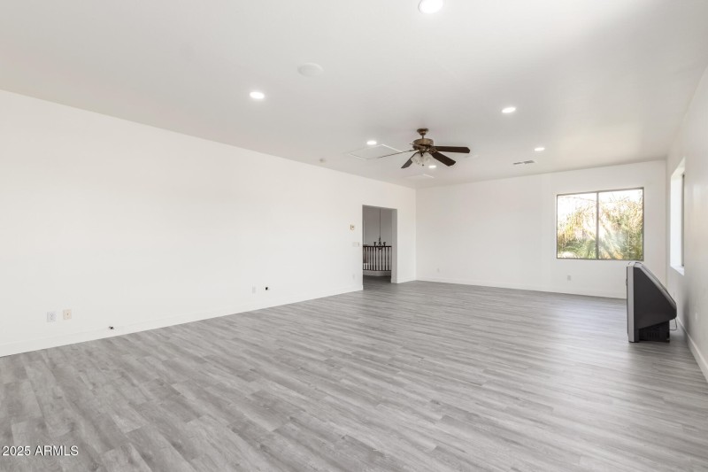 36 Canfield