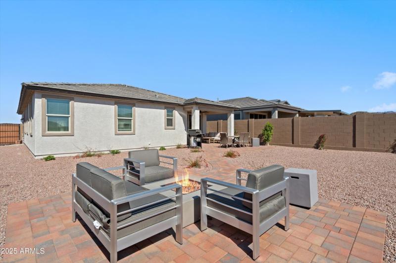 25-Outdoor Sitting Area