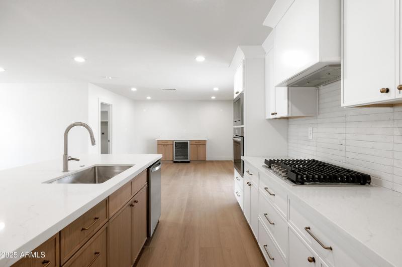 8334 E Palm Ln_12