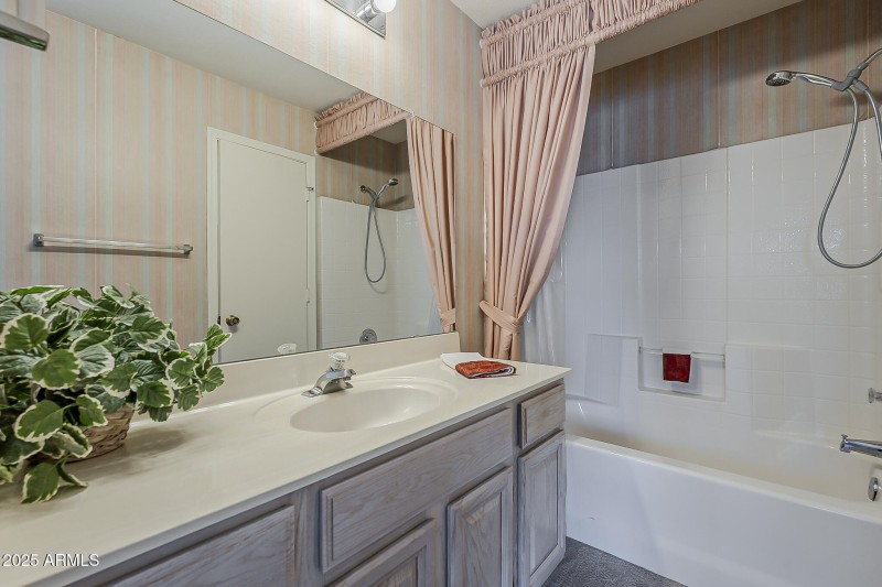 11 Second BR Private Bath