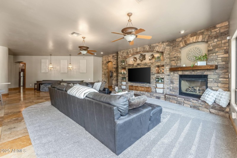 family room (2)