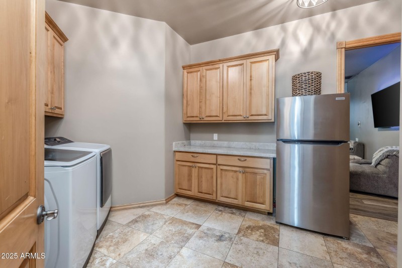 Laundry Room (2)