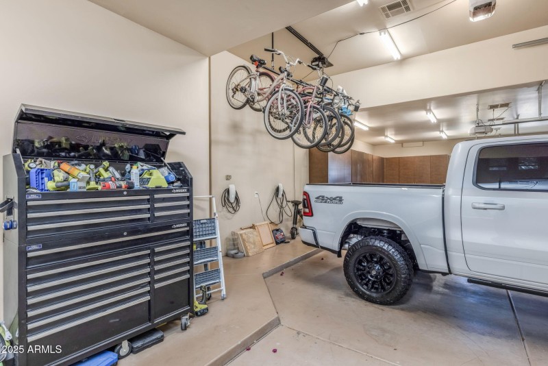 4 Car Garage (2)