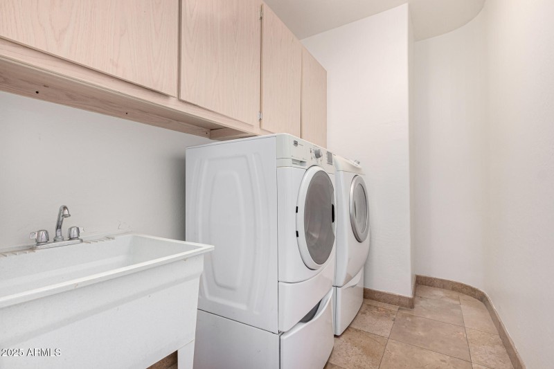 9203 E TOPEKA DR, Scottsdale, AZ 85255