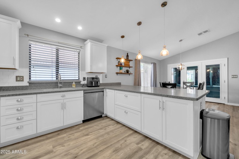 13233 W Mauna Loa Ln-11