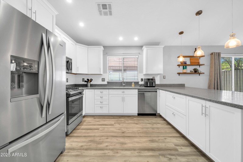 13233 W Mauna Loa Ln-13