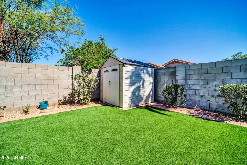 13233 W Mauna Loa Ln-32