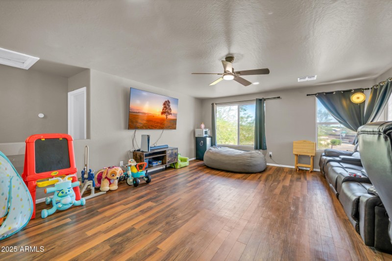 12709 N El Frio St-4_(2048)