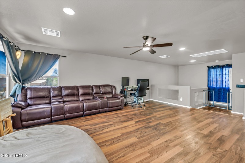 12709 N El Frio St-7_(2048)