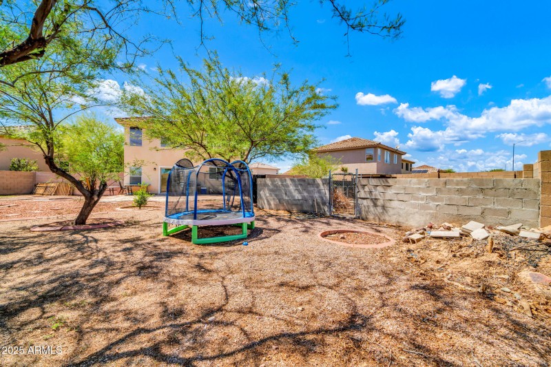12709 N El Frio St-36_(2048)