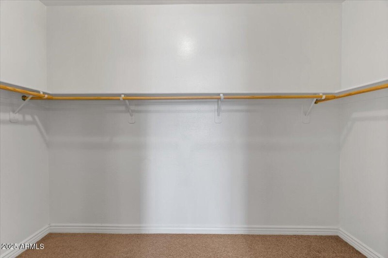 18-PRIMARY CLOSET