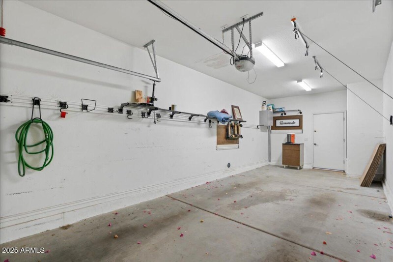 26-GARAGE