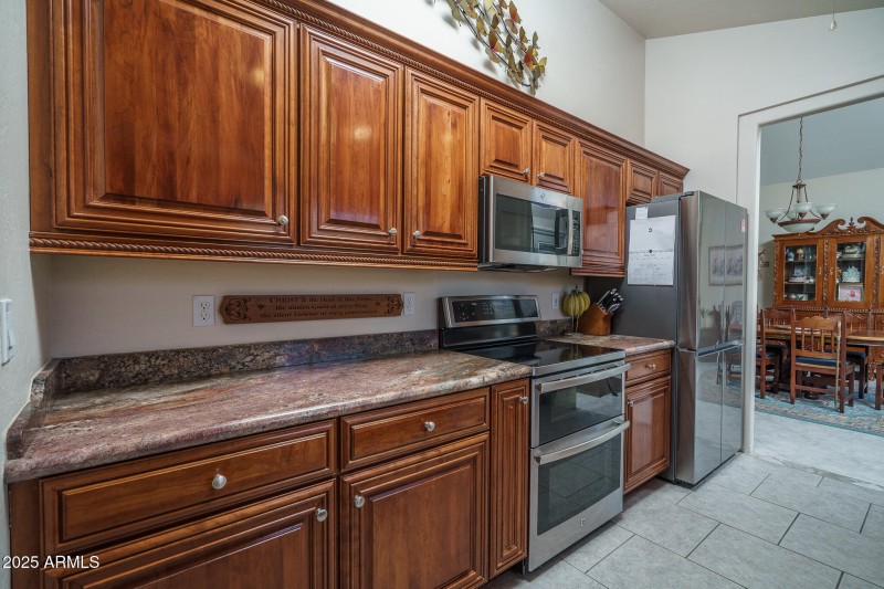 12) KITCHEN