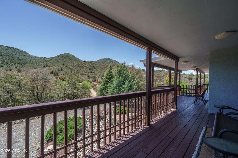 18) FRONT BALCONY