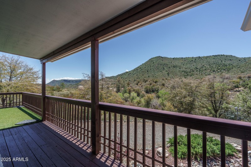 23) FRONT BALCONY