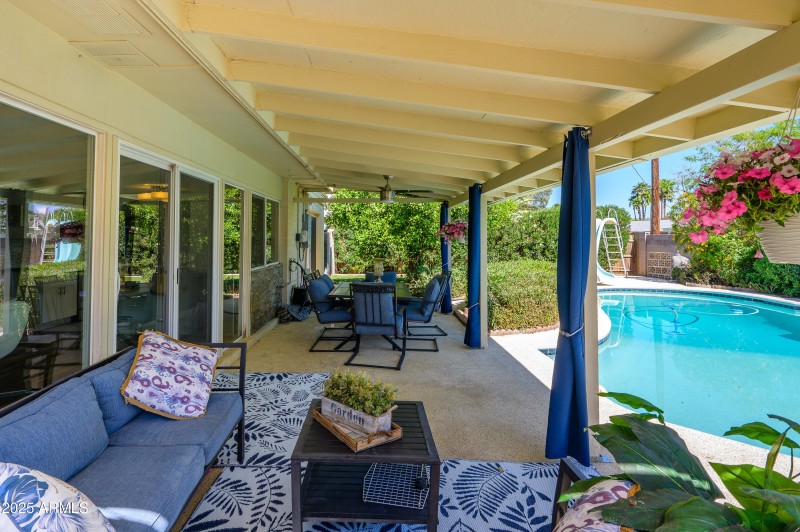 PATIO 2