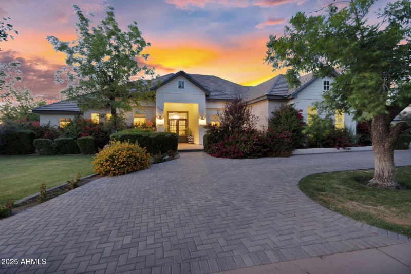 2-web-or-mls-20644 E Sunrise Ct Twilight