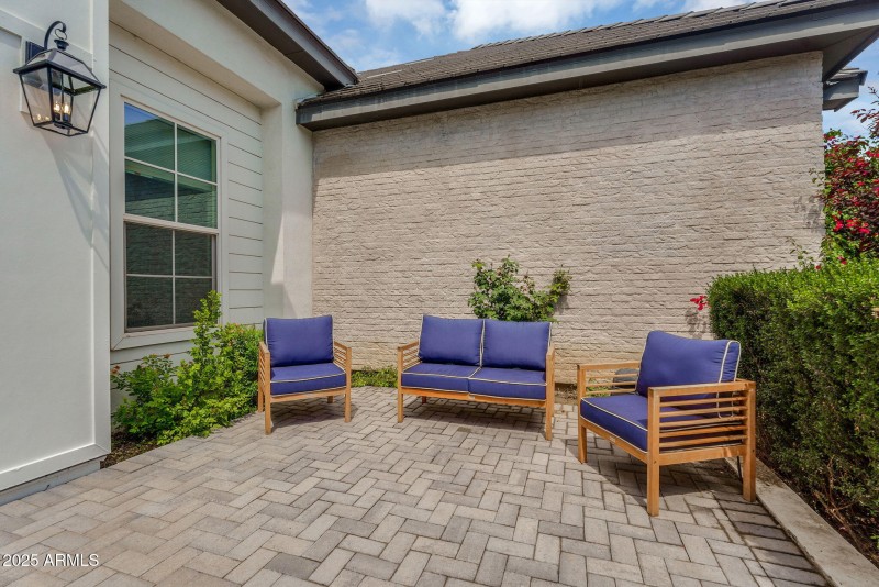 29-web-or-mls-20644 E Sunrise Ct -06