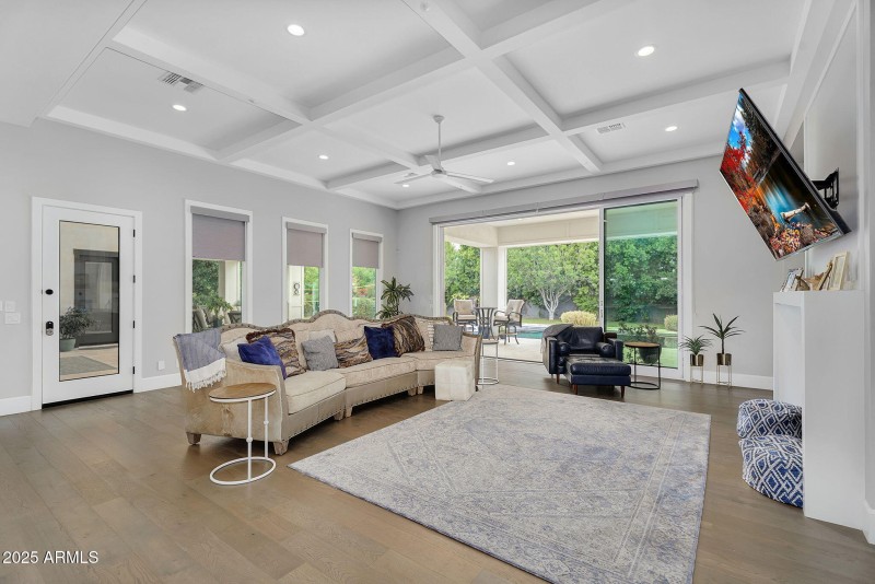 33-web-or-mls-20644 E Sunrise Ct -10