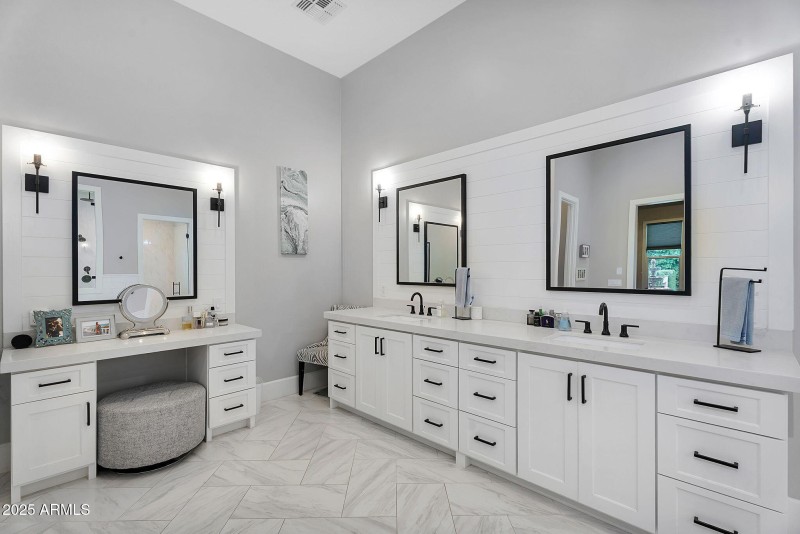 67-web-or-mls-20644 E Sunrise Ct -44