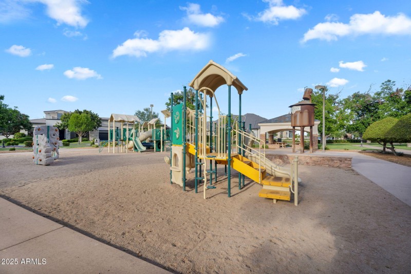 147-web-or-mls-20644 E Sunrise Ct Neighb