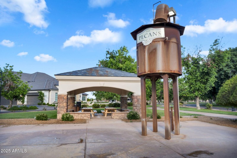 154-web-or-mls-20644 E Sunrise Ct Neighb