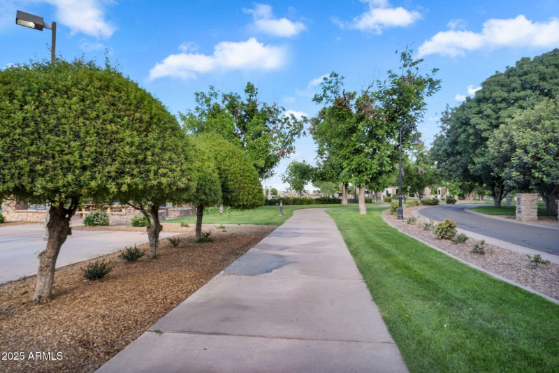 156-web-or-mls-20644 E Sunrise Ct Neighb