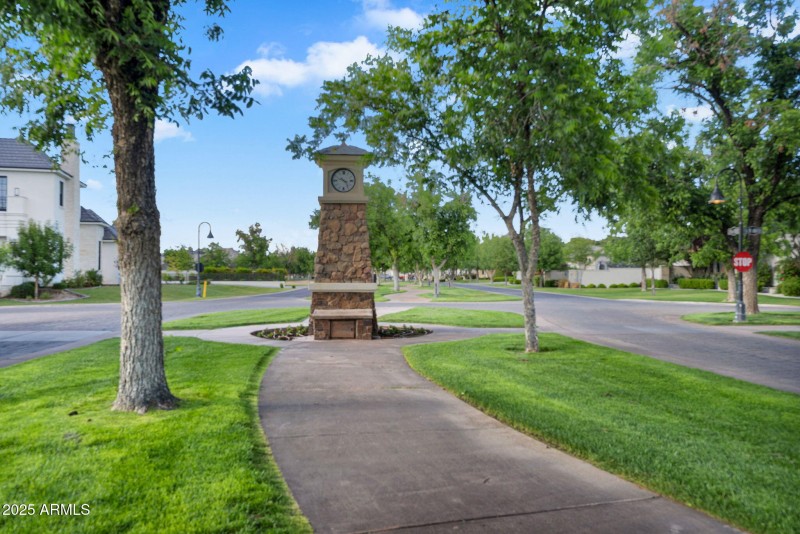 157-web-or-mls-20644 E Sunrise Ct Neighb
